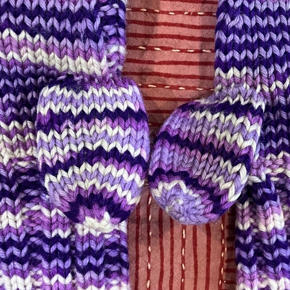Purple and White handKnit wool Mittens - Picture 3 of 9